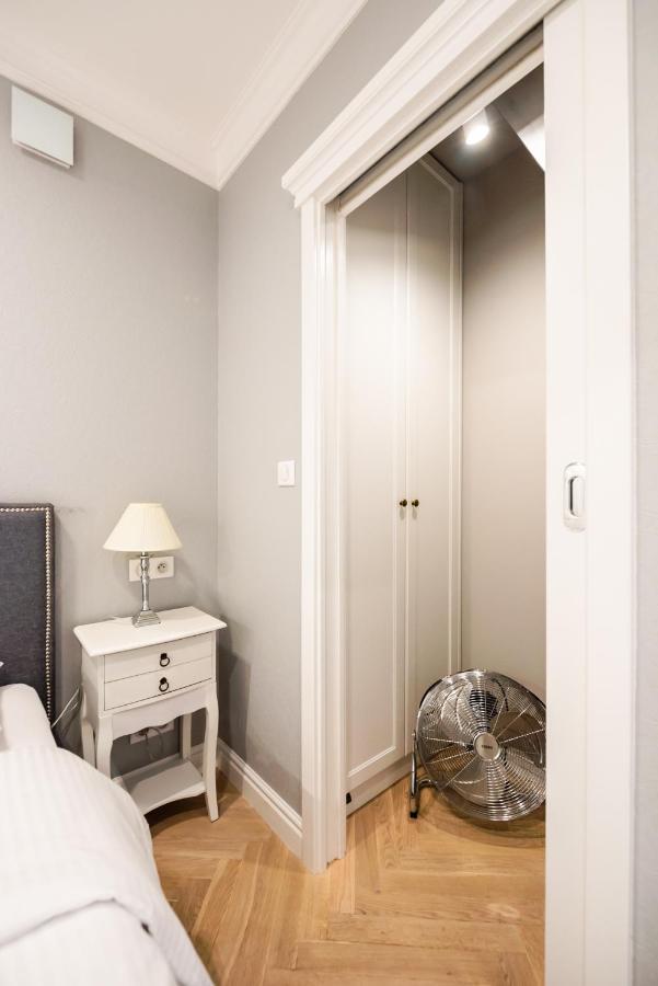 Lovely Apartment In The Heart Of Varsóvia Exterior foto